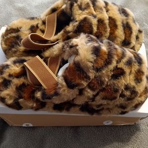 NWT Leopard slippers